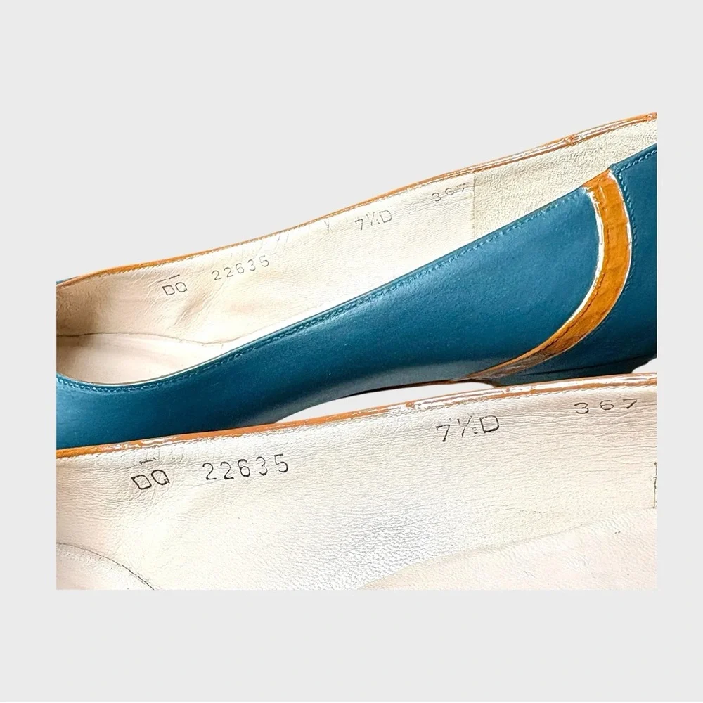 Ferragamo Women’s Teal Green Brown Trim Gold Sole Classic Heels Sz 7.5D - Picture 11 of 14